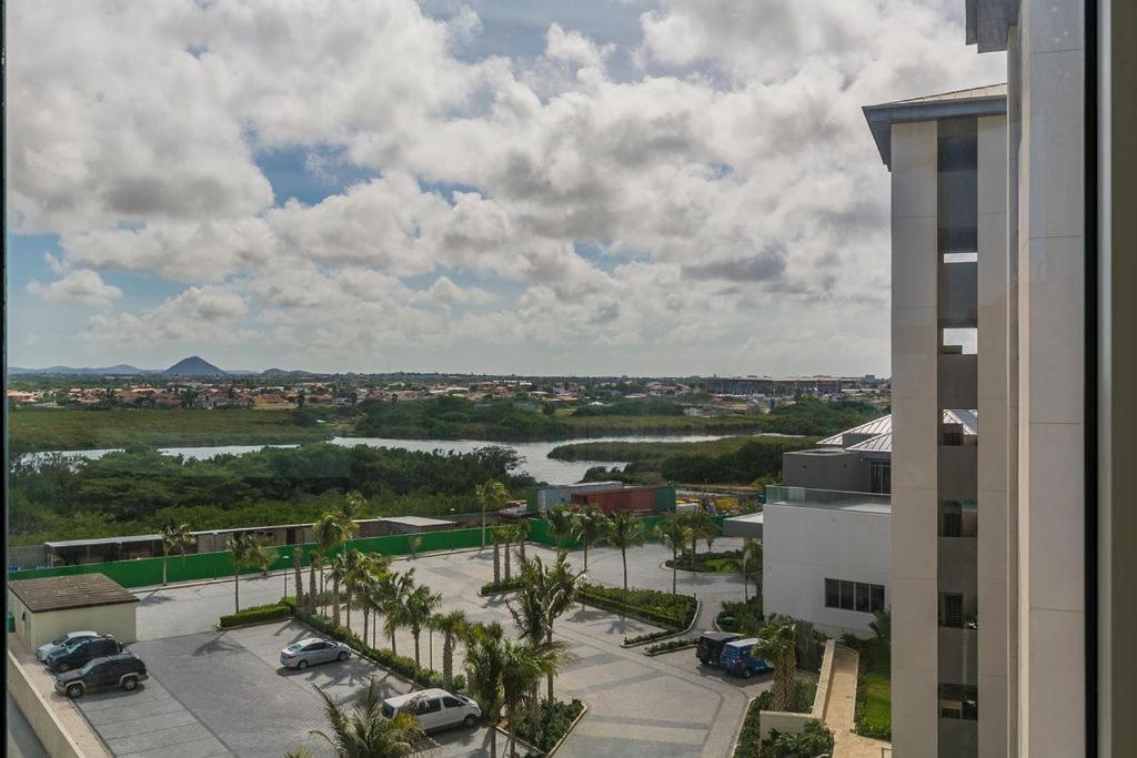 Azure Beach Residences Palm Beach Exterior foto