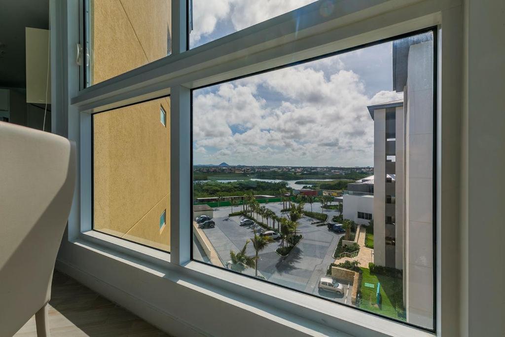 Azure Beach Residences Palm Beach Exterior foto