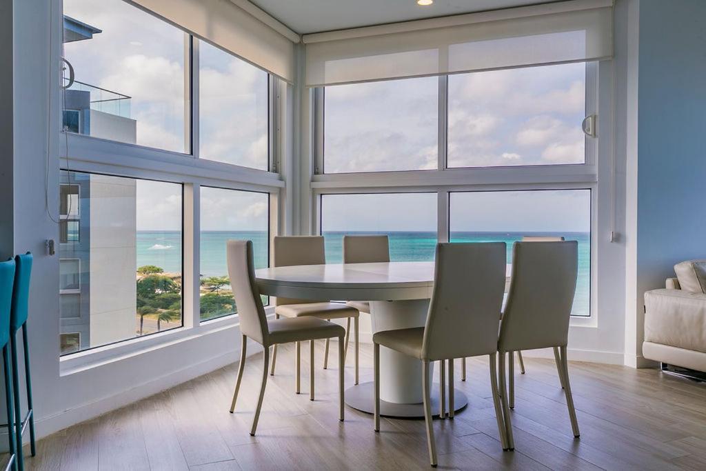 Azure Beach Residences Palm Beach Exterior foto