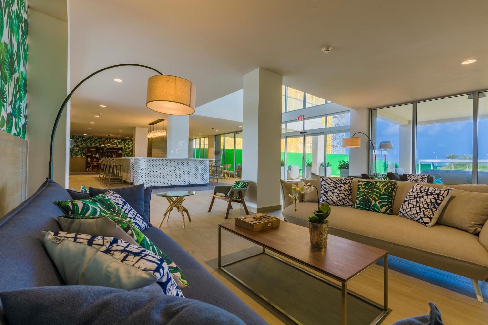 Azure Beach Residences Palm Beach Exterior foto