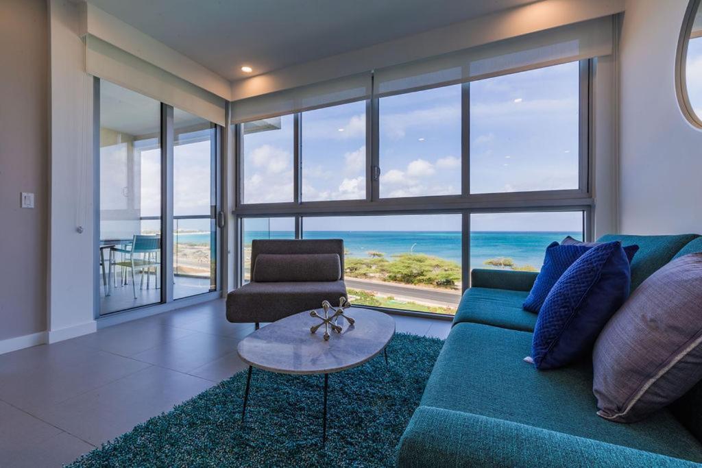 Azure Beach Residences Palm Beach Exterior foto