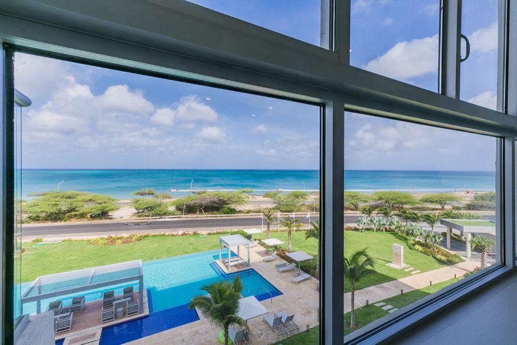 Azure Beach Residences Palm Beach Exterior foto